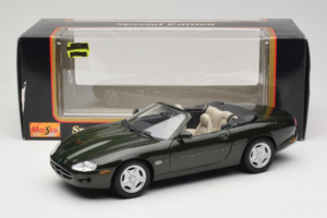 Jaguar XK8 Green Metallic Világosszürke Belső Maisto 1:18 31836 Fém – 8. kép a 8-ből