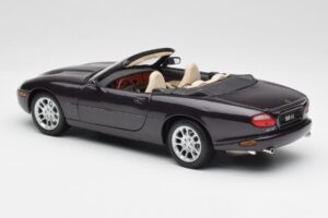 Jaguar XKR X100 Kabrió Szürke Maisto 1:18 50331 Fém – 7. kép a 8-ből
