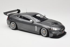 Jaguar XKR GT3 Grey Metallic Minichamps 1:18 150081390 Fém – 4. kép a 6-ből