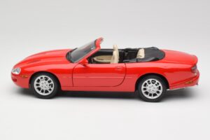 Jaguar XKR X100 Piros Maisto 1:18 50330 Fém – 4. kép a 8-ből