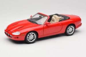 Jaguar XKR X100 Piros Maisto 1:18 50330 Fém
