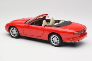 Jaguar XKR X100 Piros Maisto 1:18 50330 Fém – 7. kép a 8-ből