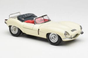 Jaguar XKSS Krémszínű AUTOart 1:18 73512 Fém – 6. kép a 8-ből