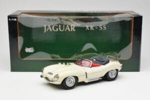 Jaguar XKSS Krémszínű AUTOart 1:18 73512 Fém – 8. kép a 8-ből
