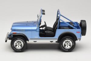 Jeep CJ-7 Laredo Kék MCG 1:18 MCG18553 Fém – 3. kép a 6-ből