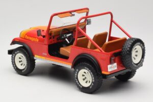 Jeep CJ-7 Renegade Piros MCG 1:18 MCG18110 Fém – 5. kép a 6-ből