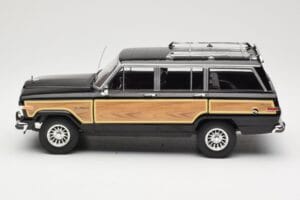 Jeep Grand Wagoneer Fekete KK-Scale 1:18 KKDC181113 Fém – 3. kép a 6-ből