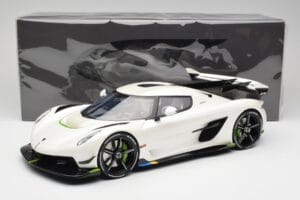 Koenigsegg Jesko Attack Crystal White Pearl GT Spirit 1:12 GT501 Gyanta – 6. kép a 6-ből