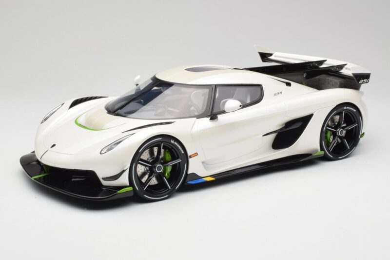 Koenigsegg Jesko Attack Crystal White Pearl GT Spirit 1:12 GT501 Gyanta
