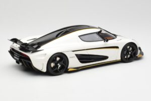 Koenigsegg Regera Crystal Fehér GT Spirit 1:18 GT913 Gyanta – 2. kép a 6-ből