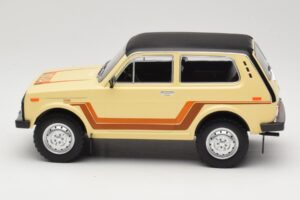 Lada Niva 2121 California Bézs MCG 1:18 MCG18004 Fém – 3. kép a 6-ből