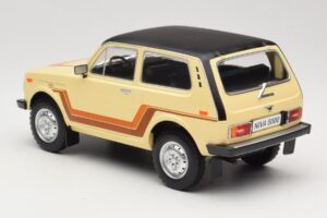 Lada Niva 2121 California Bézs MCG 1:18 MCG18004 Fém – 5. kép a 6-ből