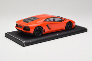 Lamborghini Aventador Narancssárga MR Collection 1:18 LAMB064 Gyanta – 3. kép a 6-ből