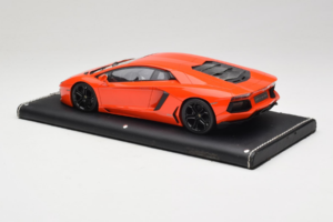 Lamborghini Aventador Narancssárga MR Collection 1:18 LAMB064 Gyanta – 5. kép a 6-ből