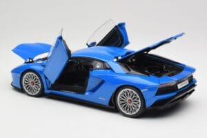 Lamborghini Aventador S LP740-4 Blue Nila AUTOart 1:18 79134 Fém – 5. kép a 8-ből