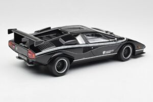 Lamborghini Countach LP500S Fekete Kyosho 1:18 08326K Fém – 3. kép a 8-ből