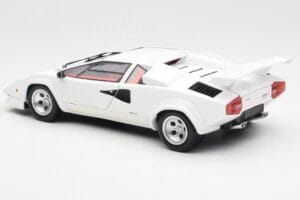 Lamborghini Countach LP500S Fehér Kyosho 1:18 08320E Fém – 7. kép a 8-ből