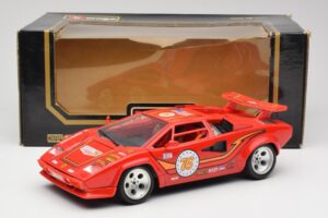 Lamborghini Countach Piros Bburago 1:18 3047 Fém – 8. kép a 8-ből