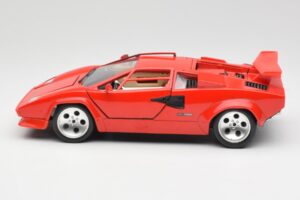 Lamborghini Countach Piros Bburago 1:18 3047-M1 Fém – 4. kép a 8-ből