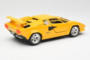 Lamborghini Countach Sárga Bburago 1:18 3037 Fém – 3. kép a 8-ből
