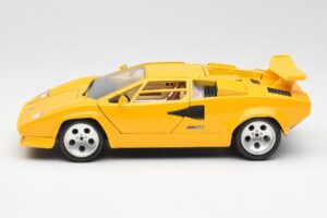 Lamborghini Countach Sárga Bburago 1:18 3037 Fém – 4. kép a 8-ből