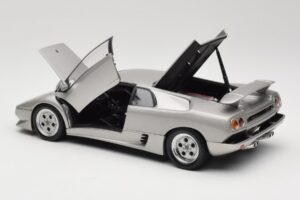 Lamborghini Diablo Ezüst AUTOart 1:18 70071 Fém – 5. kép a 8-ből
