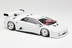 Lamborghini Diablo KO Fehér GT Spirit 1:18 GT330 Gyanta – 4. kép a 6-ből