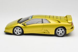 Lamborghini Diablo SE30 Anniversary Edition Sárga Spyder AUTOart 1:18 79157 Fém – 4. kép a 8-ből