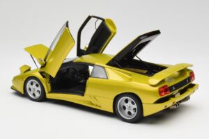 Lamborghini Diablo SE30 Anniversary Edition Sárga Spyder AUTOart 1:18 79157 Fém – 5. kép a 8-ből