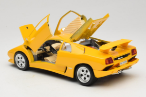 Lamborghini Diablo Sárga Bburago 1:18 3041 Fém – 5. kép a 8-ből