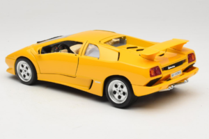 Lamborghini Diablo Sárga Bburago 1:18 3041 Fém – 7. kép a 8-ből