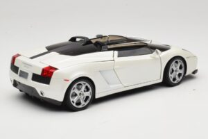 Lamborghini Gallardo Concept Fehér Mondo Motors 1:18 146432 Fém – 3. kép a 8-ből