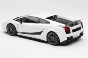 Lamborghini Gallardo Superleggera Monocerus Metallic Fehér AUTOart 1:18 74585 Fém – 7. kép a 8-ből