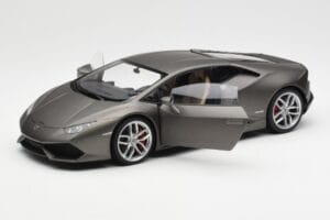 Lamborghini Huracan LP610-4 Szürke AUTOart 1:18 74606 Kompozit – 2. kép a 8-ből