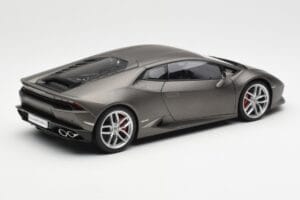 Lamborghini Huracan LP610-4 Szürke AUTOart 1:18 74606 Kompozit – 3. kép a 8-ből