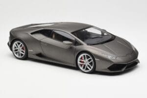 Lamborghini Huracan LP610-4 Szürke AUTOart 1:18 74606 Kompozit – 6. kép a 8-ből
