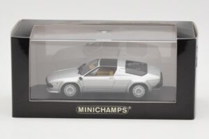 Lamborghini Jalpa Ezüst Minichamps 1:43 400103601 Fém – 4. kép a 4-ből