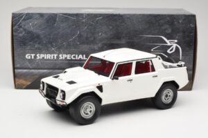 Lamborghini LM002 Fehér Kyosho 1:18 GTS18508W Gyanta – 6. kép a 6-ből