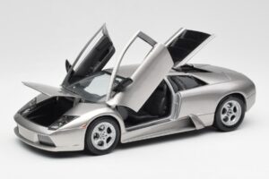Lamborghini Murcielago Ezüst Maisto 1:18 7450257 Fém – 2. kép a 8-ből