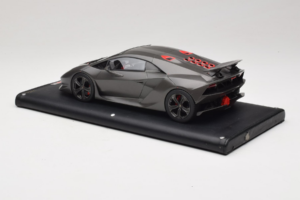 Lamborghini Sesto Elemento Matte Black MR Collection 1:18 LAMB054 Gyanta – 5. kép a 6-ből