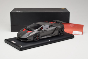 Lamborghini Sesto Elemento Matte Black MR Collection 1:18 LAMB054 Gyanta – 6. kép a 6-ből
