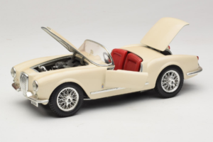 Lancia Aurelia B24 Spider Bézs Bburago 1:18 3010-M2 Fém – 2. kép a 8-ből