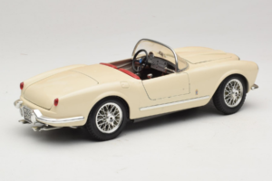 Lancia Aurelia B24 Spider Bézs Bburago 1:18 3010-M2 Fém – 3. kép a 8-ből