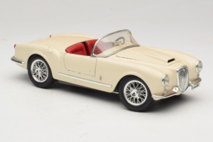 Lancia Aurelia B24 Spider Bézs Bburago 1:18 3010-M2 Fém – 6. kép a 8-ből