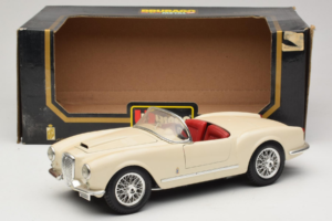 Lancia Aurelia B24 Spider Bézs Bburago 1:18 3010-M2 Fém – 8. kép a 8-ből