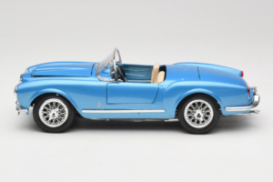 Lancia Aurelia B24 Spider Kék Bburago 1:18 3010-M1 Fém – 4. kép a 8-ből