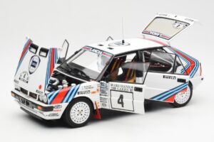 Lancia Delta HF 4WD #4 M. Alen / I. Kivimaki Martini Rally 1000 Lakes 1987 Kyosho 1:18 08960B Fém – 2. kép a 8-ből