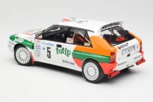 Lancia Delta HF Integrale Evo II Totip #5 A. Aghini / S. Farnocchia Rally Monte Carlo 1993 Kyosho 1:18 08348F Fém – 7. kép a 8-ből
