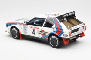 Lancia Delta S4 Martini #4 H. Toivonen / S. Cresto Rally Tour de Corse 1986 AUTOart 1:18 88620 Fém – 7. kép a 8-ből