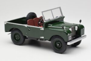 Land Rover 88 Series 1 Open Top Sötétzöld MCG 1:18 MCG18367 Fém – 2. kép a 6-ből